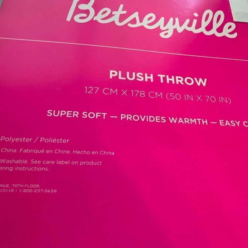 NWT BETSEYVILLE BETSEY JOHNSON Halloween Plush Throw‎ Blanket w/Hanger 50x70 New